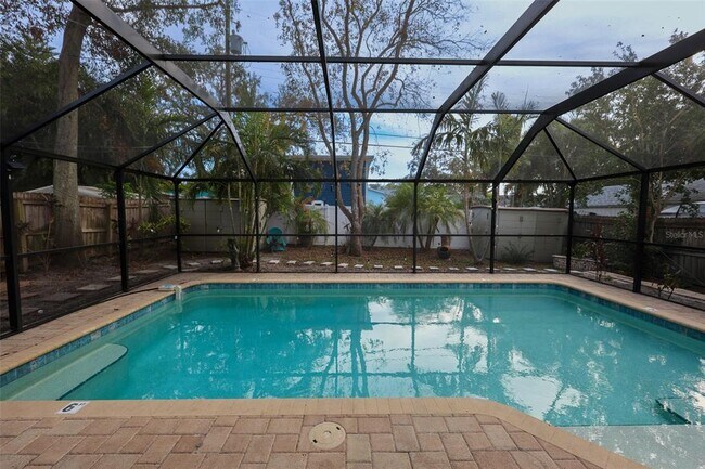 Photo - 1137 Granada St