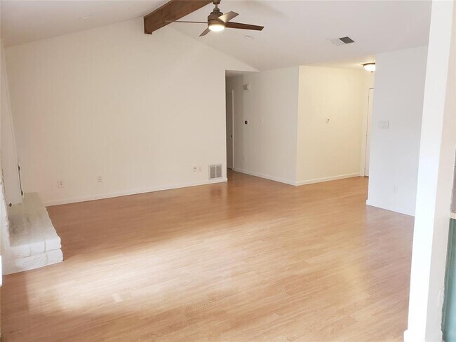 404 Oakridge Pass