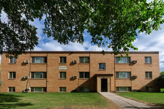 Fargo, ND Morningside Apartments | Exterior