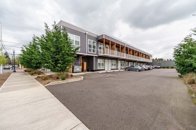 Evergreen Townhomes - Evergreen Townhomes Unit 103