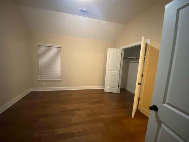 Photo - 1109 Williams Way