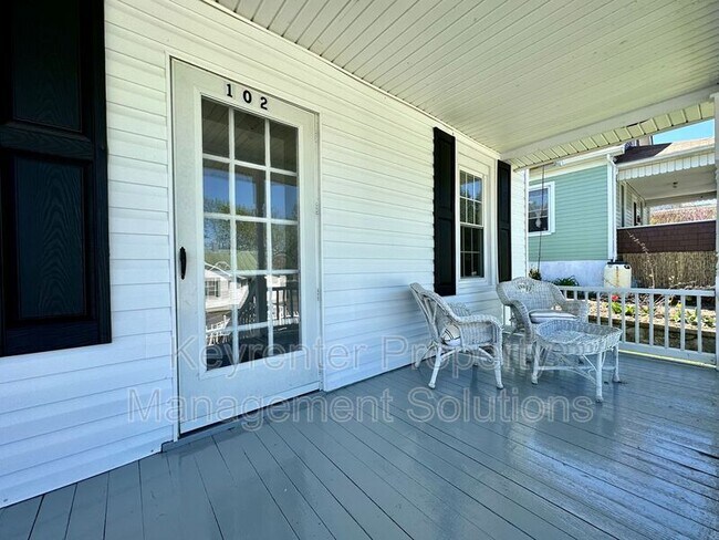 Photo - 102 Biltmore St