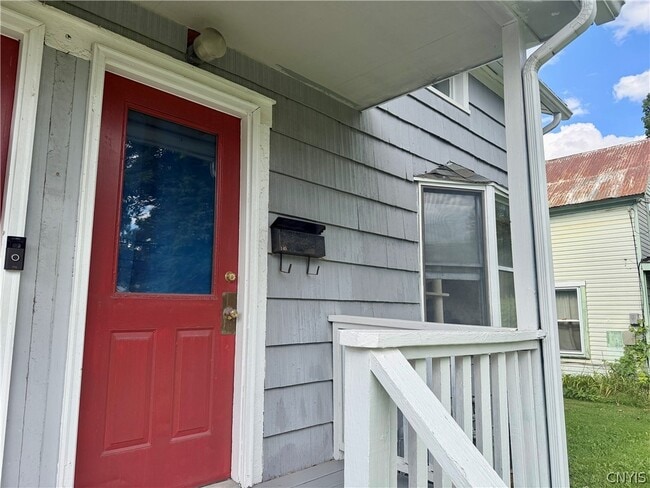 Photo - 145 W Seneca St