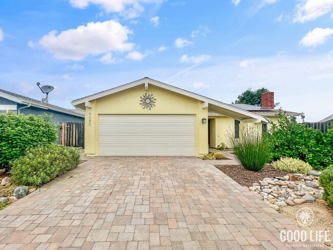 Building Photo - Beautiful 3 Bedroom/ 2 Bathroom Home Locat...