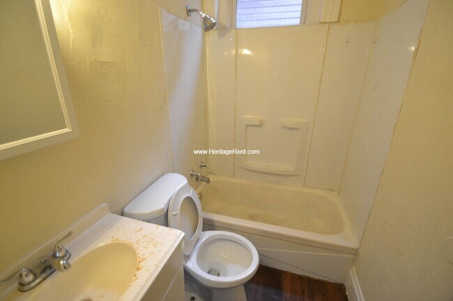 Photo - 1042 Marshall Ave Unidad 1042 Marshall Avenue 2nd FL Rear