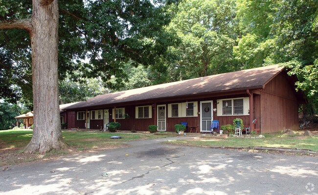 Tobaccoville Crossing - Tobaccoville Crossing Apartments