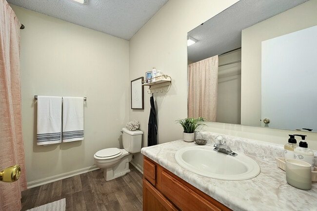 Riviera II - Bathroom 1