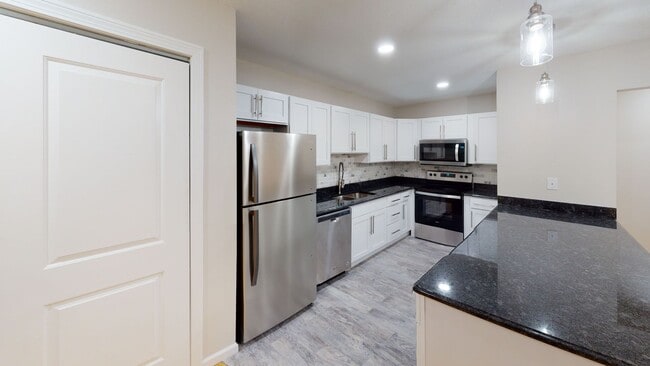 Photo - Spacious 2 Bedroom Condo with 2 Bathrooms! Unit 465 Whalley Ave - E