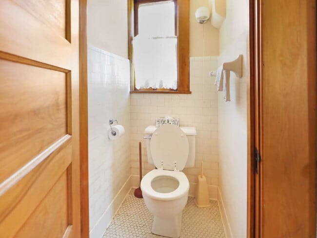 Photo - 1182 Woodbridge ST N