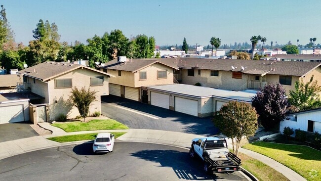 Building Photo - Spacious 2BD/2BTH with Private 2 Car Garage! Unit 203 (Austin) Rental