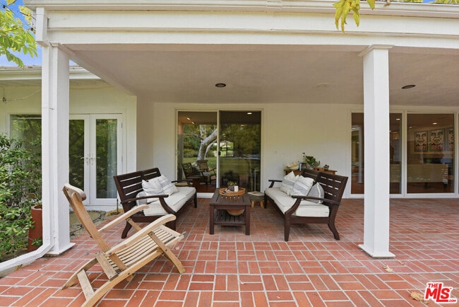4401 Nogales Dr