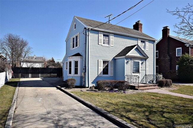 Photo - 27 N Lewis Pl