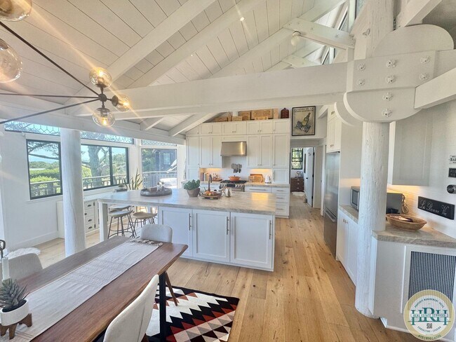 Photo - Tranquil & Sun Drenched 3BR|3BR in Heart o...