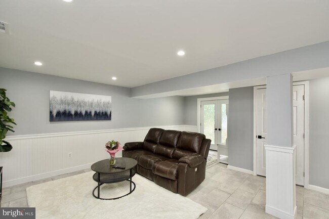 Photo - 5576 Neddleton Ave