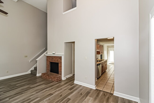 Photo - 9587 Chi Chi Ln