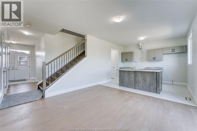 Photo - 104 Eagle St