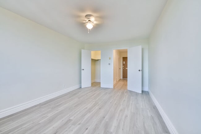 Chambre à coucher - 2 Grove St