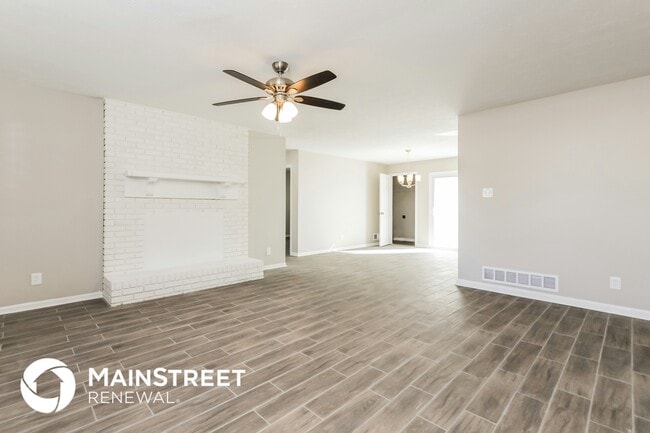 Photo - 219 Deerfield Dr