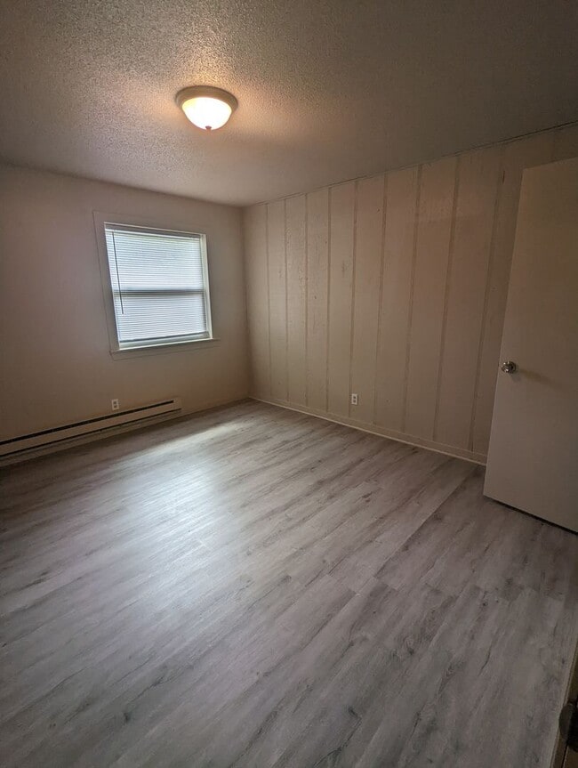 Photo - Upstairs 2 Bedroom Apartment Unit 2908 Lawnridge Ct Apt B