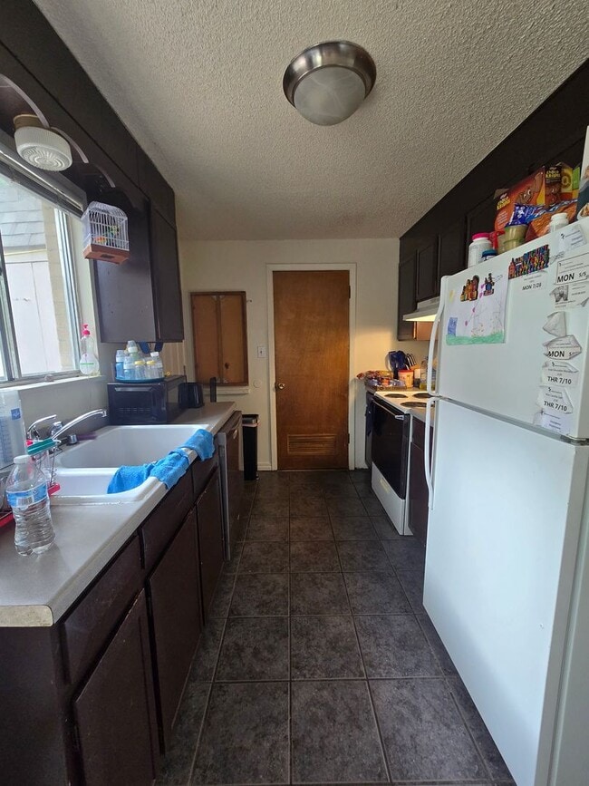 Photo - 2 Bedroom 1.5 Bath in Longmont, CO!