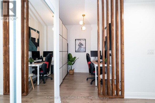 Photo - 7165 Yonge St Unit Ph201