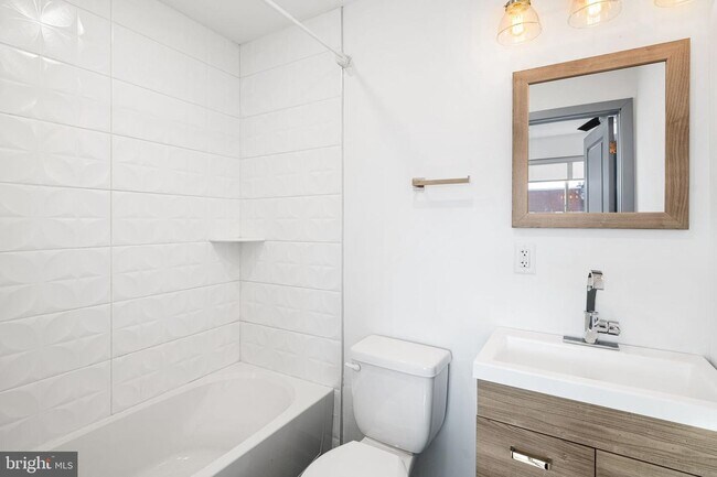 Photo - 419 W Berks St Unidad 2