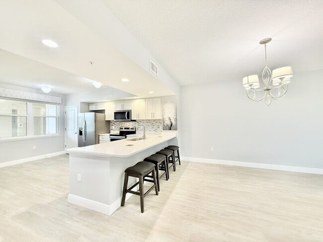 Photo - 960 Starkey Rd