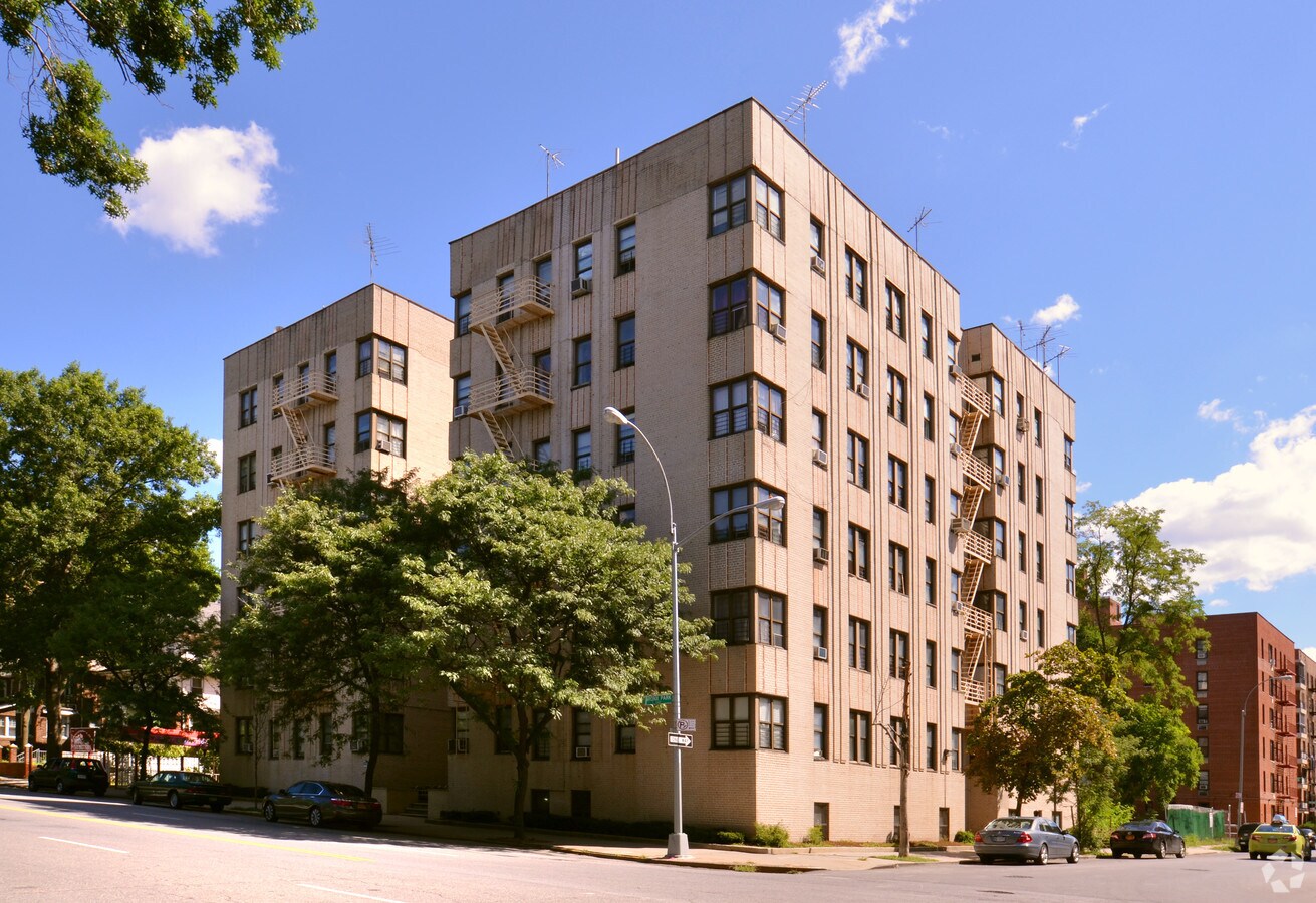 Photo - 2260 Bronx Park East Apartments