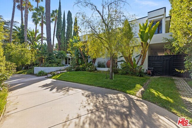 Photo - 605 N Hillcrest Rd