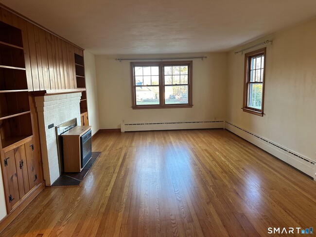 Photo - 989 N Farms Rd