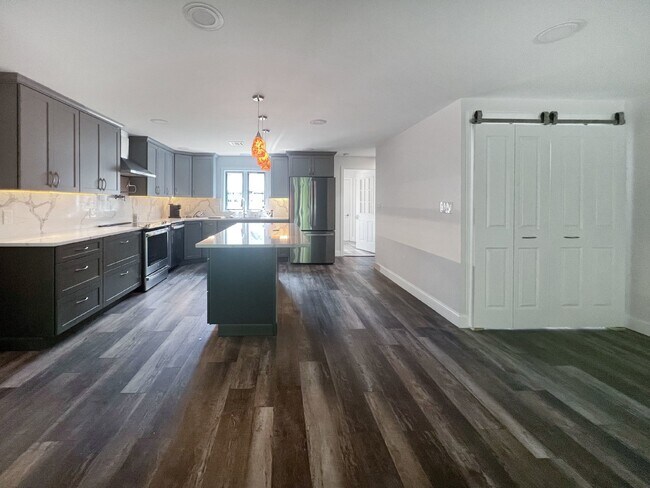 Photo - Gorgeous and newly renovated townhouse-sty...