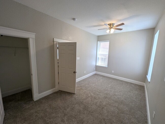 Photo - 3104 Keokuk St Unidad 1