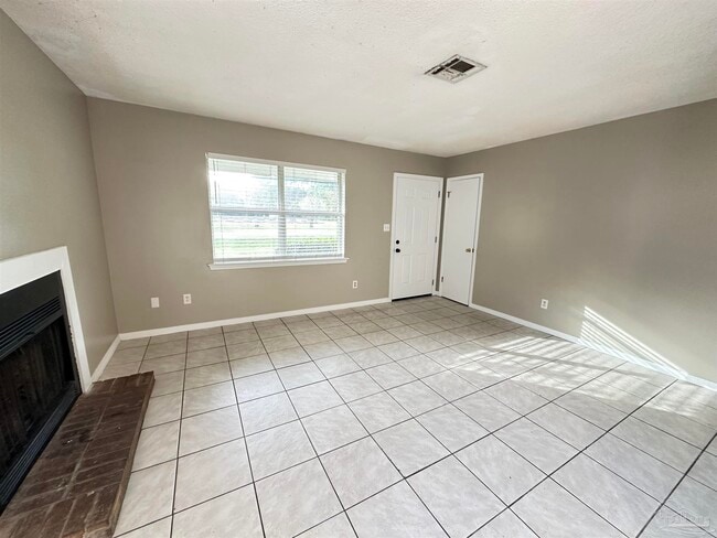 Photo - 676 S 72nd Ave