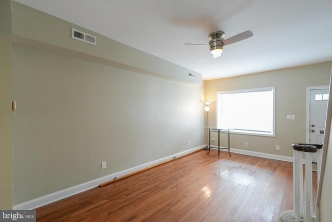 Photo - 137 Durfor St