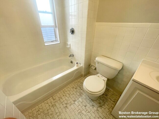 Photo - 22 Howell St