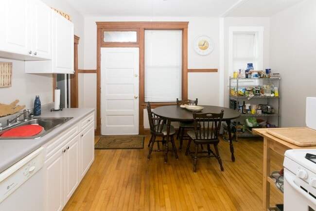 Photo - 3606 W Grace St Unit 2