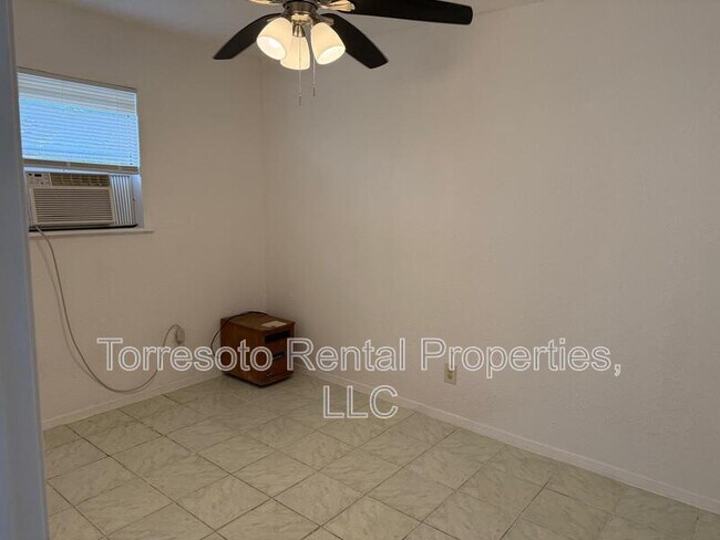 Photo - 1334 W Lullwood Ave Unit B