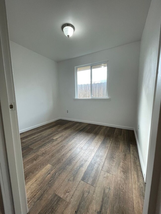 Photo - R215 Haven St Unidad #B