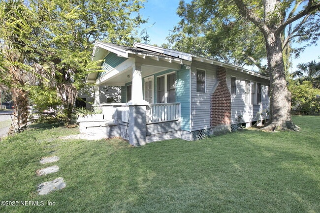 Photo - 1431 W 26th St