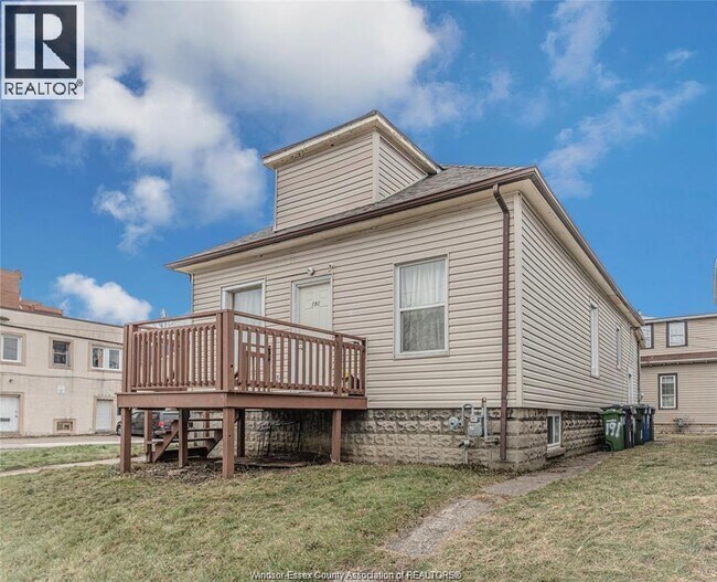 Photo - 191 Erie St E