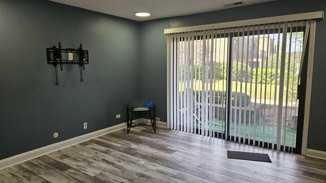 Photo - 729 Limerick Ln Unit 1B