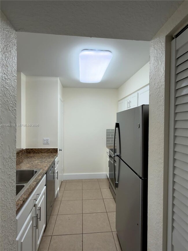 Photo - 2811 N Oakland Forest Dr Unit 102