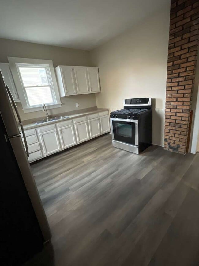 Photo - 217 N West Ave