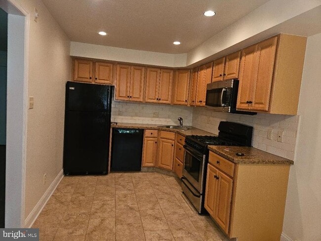 Photo - 598 Belmont Ave
