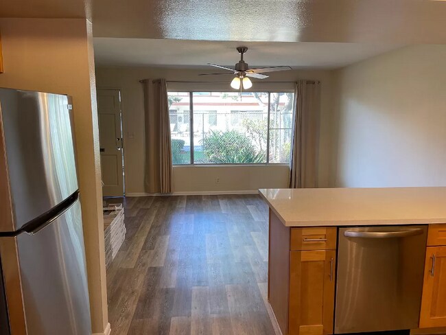 2977 Mendoza Dr