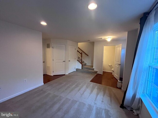 Photo - 1118 Oakwood St Townhome