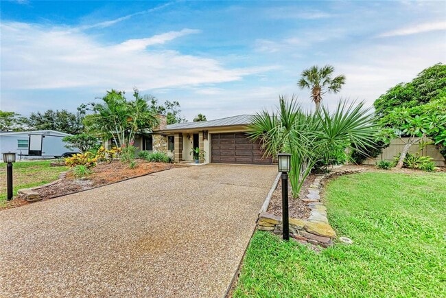 Photo - 451 N Shore Dr