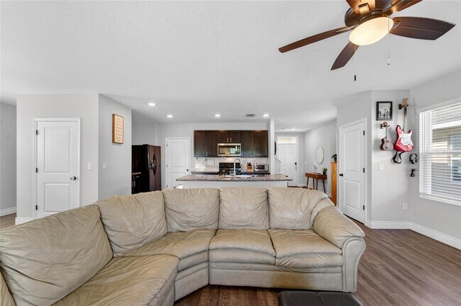 Photo - 11176 Leland Groves Dr