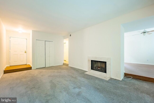 Photo - 19 Pickering Ct