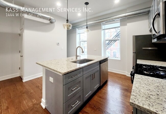 Photo - 1444 W Erie St Unit 2C